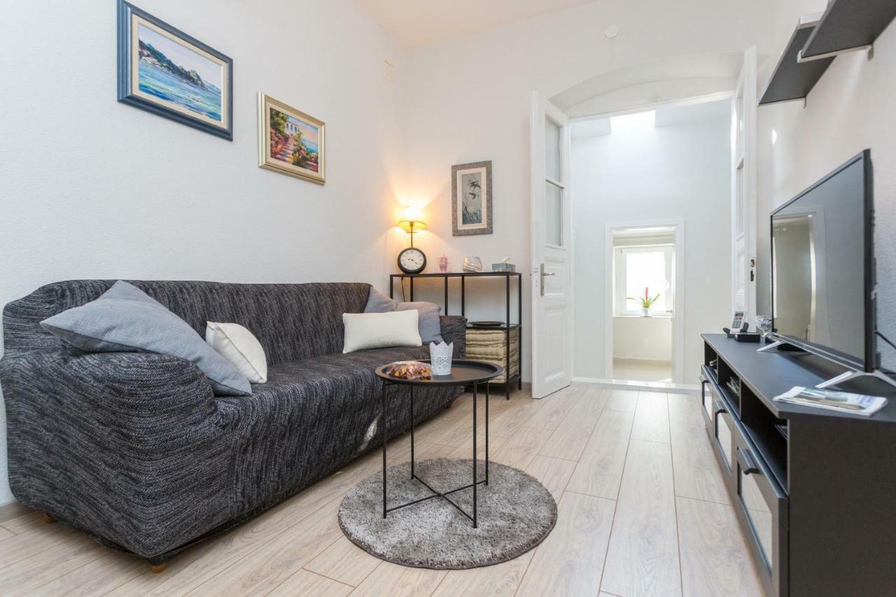 Apartamento Kuca Za Odmor Isabella *